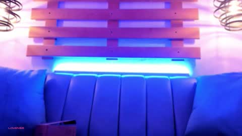 Ari  online show from October 2025 12:50:02 PM