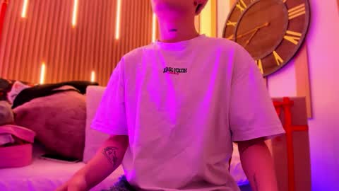 Ari  online show from December 2025 12:45:01 PM