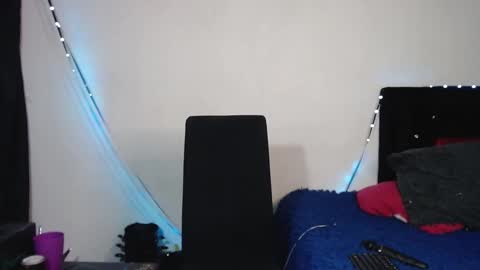 help me 100 hands up my OF is Free  online show from February 2025 02:09:02 AM