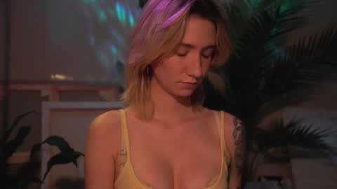 Olivka online show from October 2025 05:54:02 AM