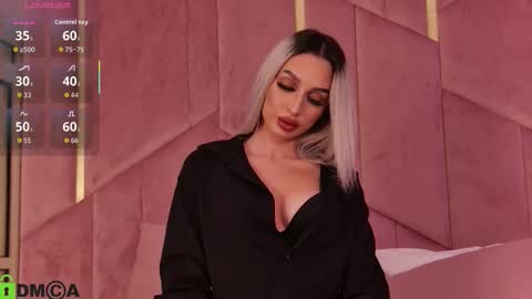 Snapshot of ariannalure chatting on October 2025 06:50:02 PM Arianna online show from October 2025 06:50:02 PM