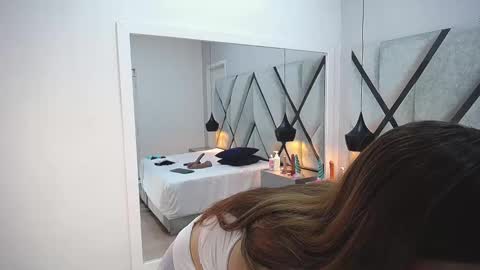 ariawillss online show from December 2025 12:44:02 PM