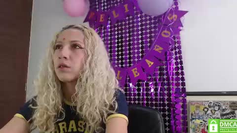 Snapshot of aribunnie chatting on July 2026 01:02:01 PM Ari Bunnie online show from July 2026 01:02:01 PM