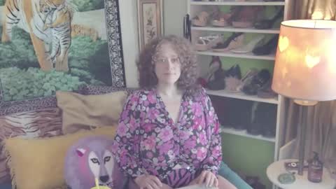 Arielle Ari online show from October 2025 05:02:02 PM