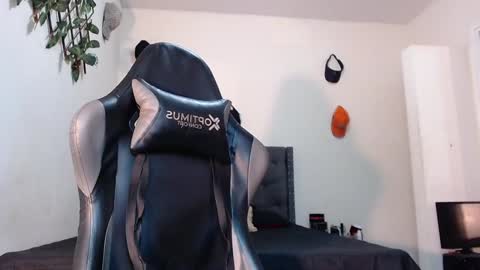 chris online show from January 2025 08:42:01 PM