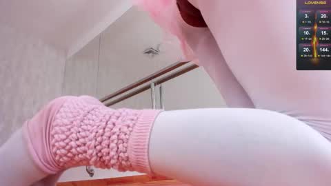 A R I   online show from November 2025 12:16:02 PM