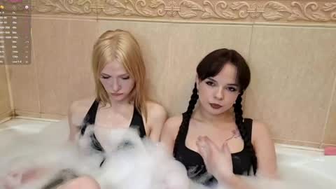 Cassandra online show from April 2026 06:34:01 PM