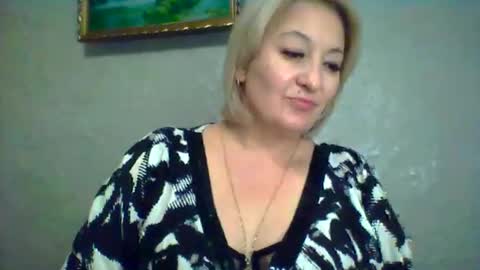 Snapshot of arielxloveresss chatting on October 2025 08:31:01 PM ArielXLoveresss online show from October 2025 08:31:01 PM