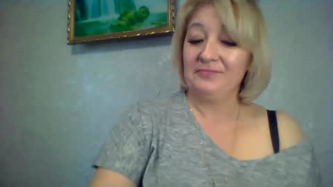Snapshot of arielxloveresss chatting on October 2025 08:37:01 AM ArielXLoveresss online show from October 2025 08:37:01 AM