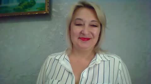 Snapshot of arielxloveresss chatting on June 2026 08:27:02 AM ArielXLoveresss online show from June 2026 08:27:02 AM