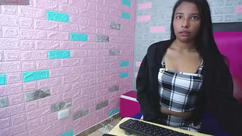 Snapshot of arietta_ chatting on December 2024 08:33:01 PM ARIETTA online show from December 2024 08:33:01 PM