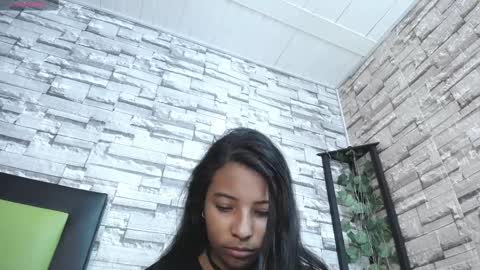 Snapshot of arietta_ chatting on February 2025 03:21:01 PM ARIETTA online show from February 2025 03:21:01 PM