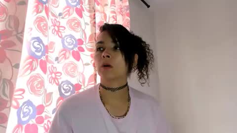 Snapshot of arisha_fox chatting on May 2026 06:05:02 PM Erik online show from May 2026 06:05:02 PM