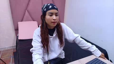 Snapshot of arleth_1 chatting on February 2025 03:01:02 AM Arleth online show from February 2025 03:01:02 AM