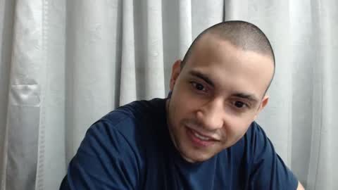 Snapshot of armando_2002 chatting on November 2025 03:28:01 AM ARMANDO online show from November 2025 03:28:01 AM