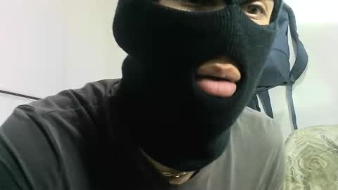 Snapshot of armandoo_25 chatting on October 2025 04:43:02 AM Armando online show from October 2025 04:43:02 AM