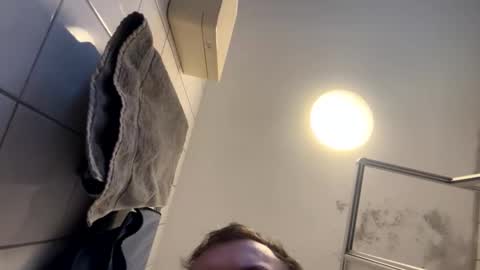 armyskater32 online show from December 2025 01:26:01 PM