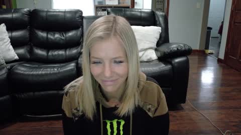 Samantha - Sammie online show from February 2025 01:28:01 PM