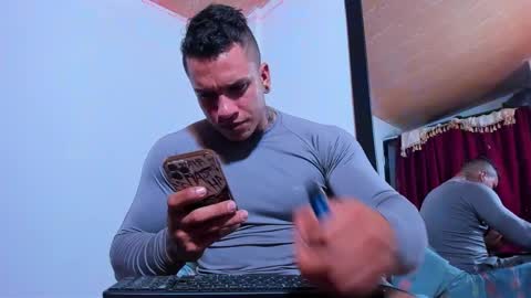 Snapshot of arnold_sexy_hot98 chatting on December 2024 01:49:01 AM arnold sexy hot98 online show from December 2024 01:49:01 AM