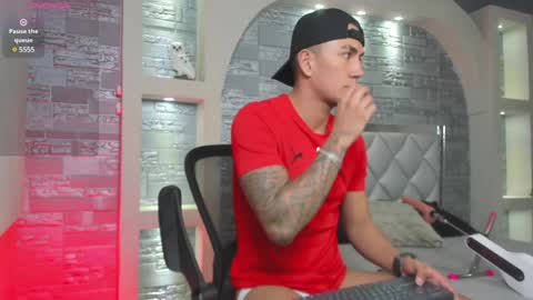 ARON BOLT online show from January 2025 02:31:02 PM