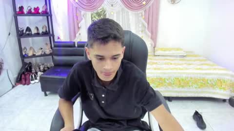 Aaron online show from September 2025 08:19:01 PM