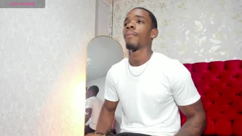 Snapshot of aron_clark chatting on April 2026 12:21:02 PM A R O N online show from April 2026 12:21:02 PM