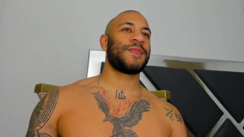 Snapshot of aron_fenixx chatting on September 2025 06:13:01 AM ILIA online show from September 2025 06:13:01 AM