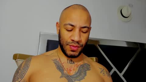 Snapshot of aron_fenixx chatting on September 2025 04:31:02 PM ILIA online show from September 2025 04:31:02 PM