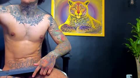 Snapshot of aron_ford chatting on January 2025 12:18:01 AM Aron ford online show from January 2025 12:18:01 AM