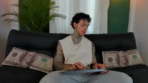 Snapshot of aron_ford chatting on April 2026 08:00:02 PM Aron ford online show from April 2026 08:00:02 PM