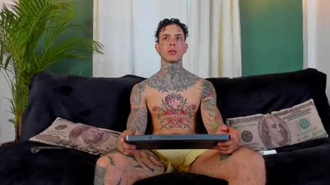 Snapshot of aron_ford chatting on May 2026 09:49:02 PM Aron ford online show from May 2026 09:49:02 PM