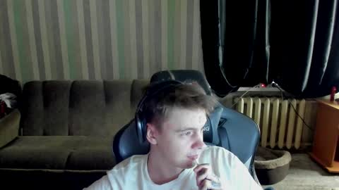 Snapshot of aron_neall chatting on October 2025 06:25:02 AM biggest penis online show from October 2025 06:25:02 AM