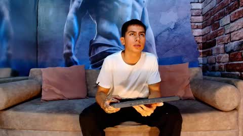 aron_pulse online show from January 2026 02:41:01 PM