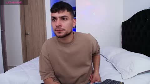 Aron Santoro online show from February 2026 05:09:02 PM