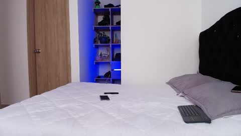 Aron Santoro online show from February 2026 05:35:02 PM