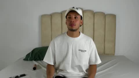 Snapshot of aroncooper1 chatting on October 2025 09:07:01 AM aron cooper online show from October 2025 09:07:01 AM