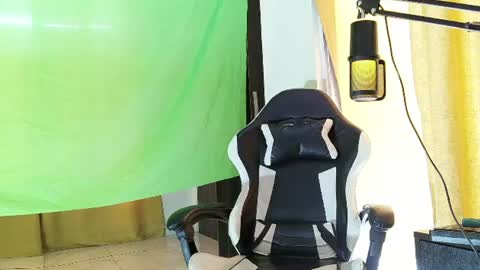 aronmiller online show from July 2026 06:02:02 PM