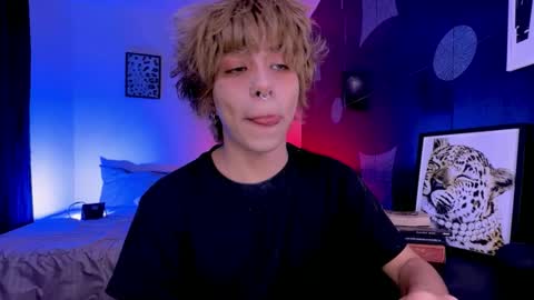 Snapshot of aronn_44 chatting on June 2026 12:51:02 PM Aaron online show from June 2026 12:51:02 PM