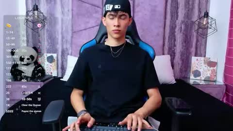 Arontawers online show from June 2026 07:15:02 PM