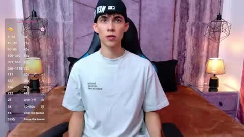 Snapshot of arontawers chatting on July 2026 07:20:02 PM Arontawers online show from July 2026 07:20:02 PM