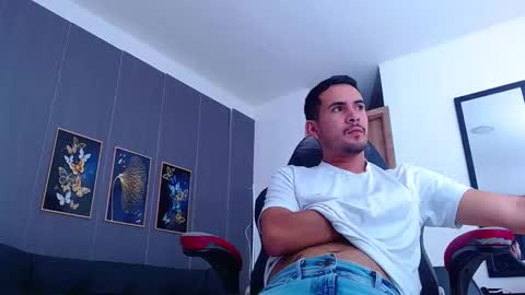 Adrian online show from September 2025 08:57:02 PM