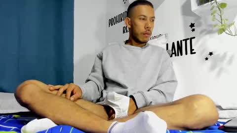 Snapshot of aronxx_ chatting on October 2025 10:27:02 AM BLACK FRIDAY 55 OFF ON MY ONLYFANS. online show from October 2025 10:27:02 AM