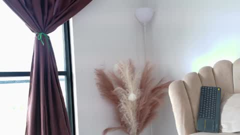   online show from April 2026 09:01:02 PM