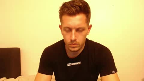 Snapshot of arromwilliam90 chatting on December 2024 09:24:01 AM arromwilliam90 online show from December 2024 09:24:01 AM