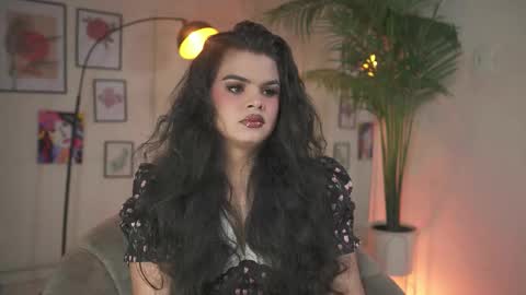 Chloe  online show from November 2025 05:23:02 PM