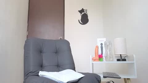   online show from October 2025 02:52:02 PM