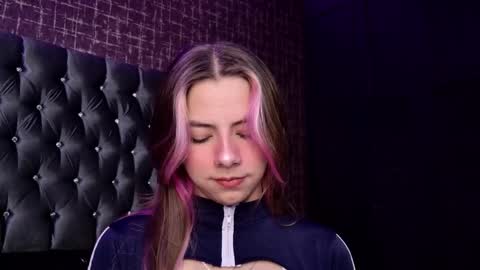 artemisablake online show from October 2025 04:39:02 PM