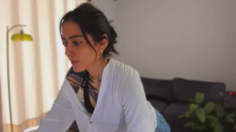 Linda  independent model artgeea online show from February 2026 03:22:01 PM