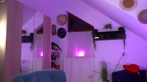 Amalia online show from September 2025 09:03:02 PM