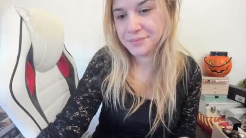 MIA online show from February 2025 12:27:01 PM